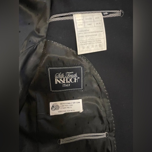 SILK TOUCH INSERCH ITALY
Blue Blazer with Notched Lapels and Wool-Blend Finish - Picture 4 of 9